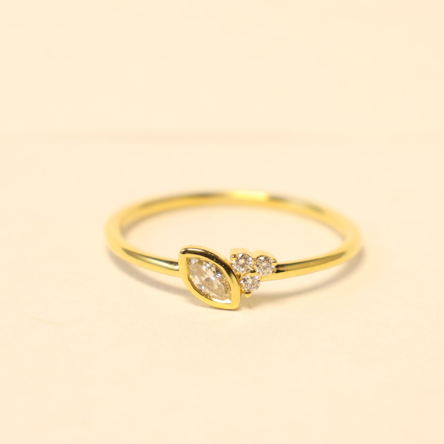 18kt geel gouden ring met briljant 068609/A