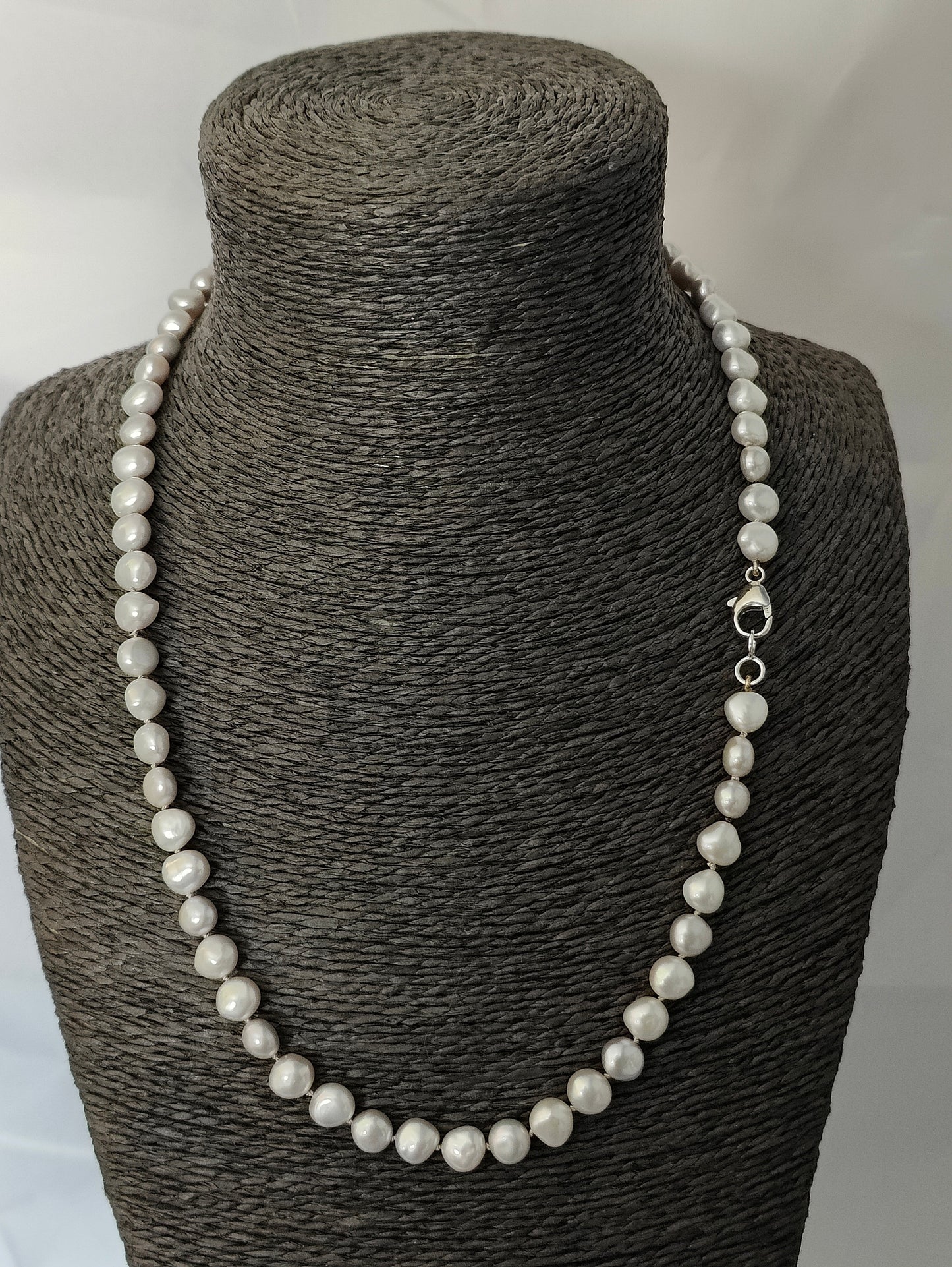 Parelhalssnoer met zilveren slot YS035