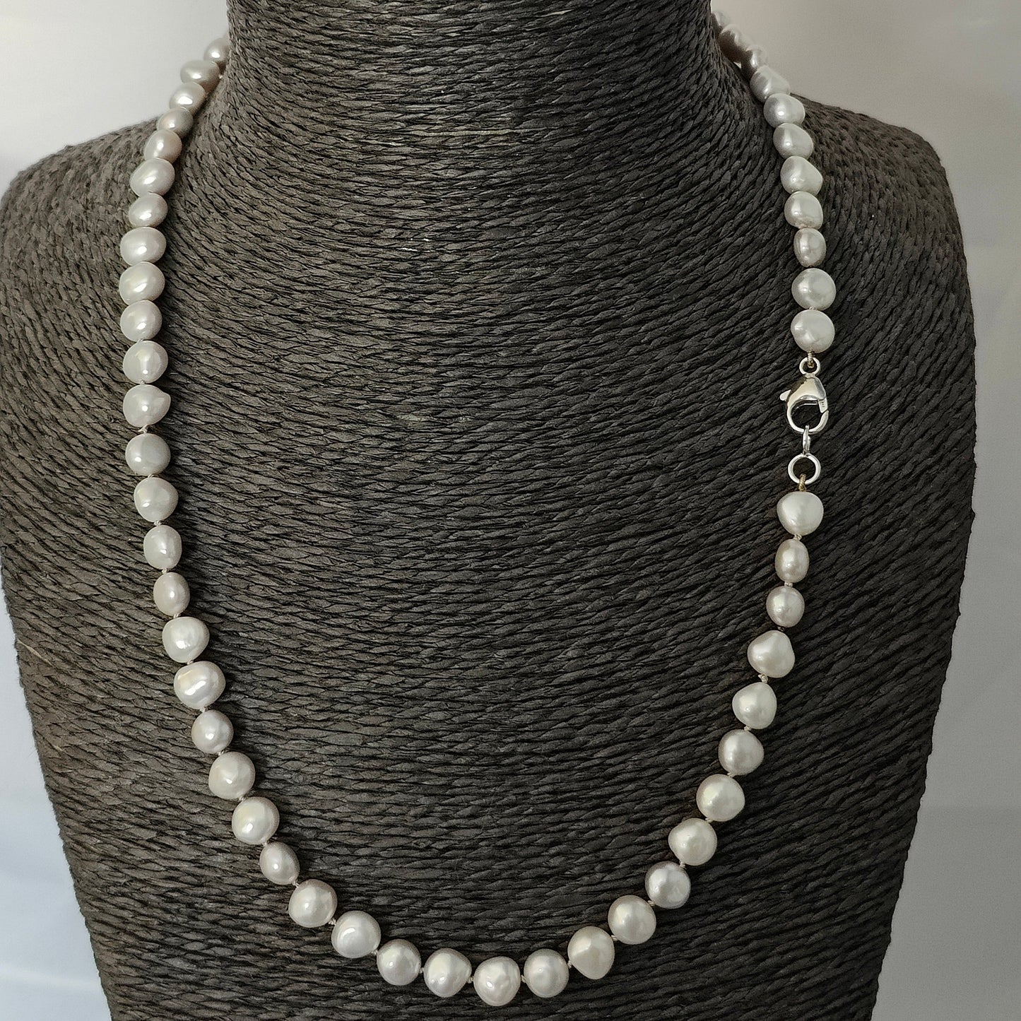 Parelketting 61cm baroque 8mm zoetwater parels zilveren slot