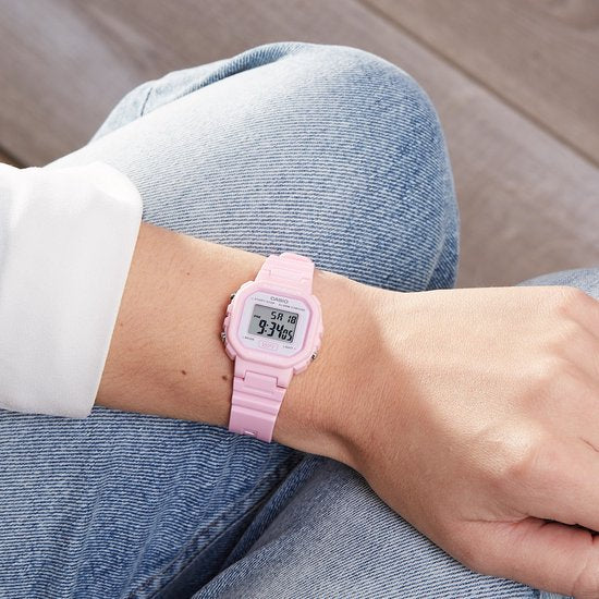Casio Basic LA-20WH-4A1EF horloge