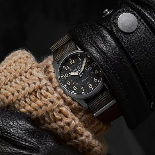 Seiko 5 Sports SRPJ85K1 Horloge