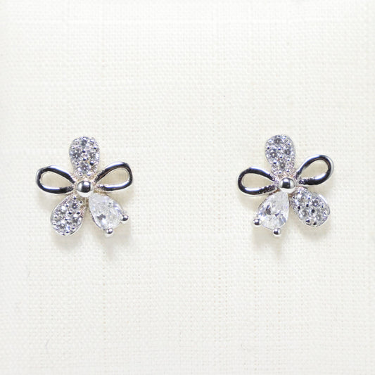 Zilveren Kids bloem oorbellen