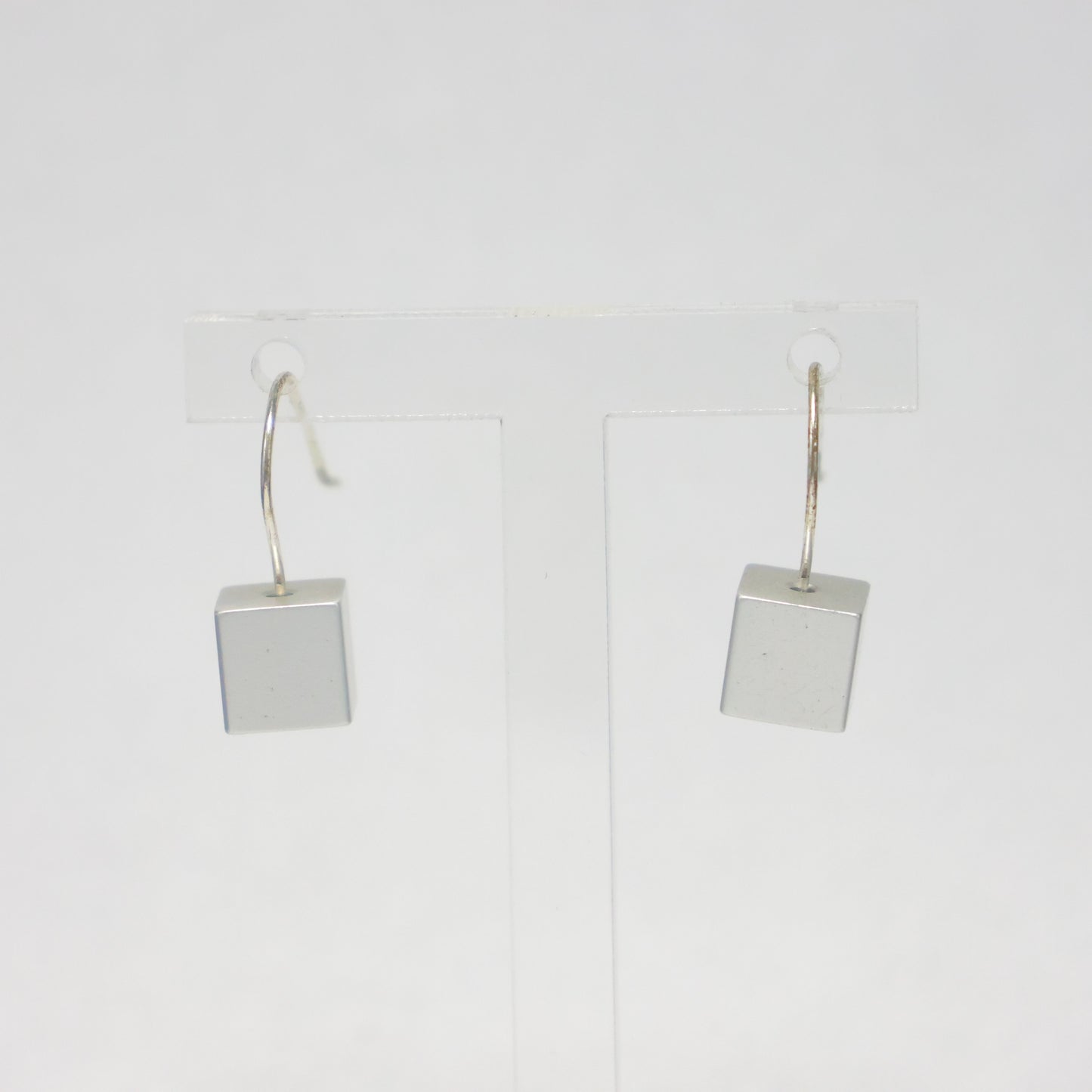 CLIC Oorhangers O40 mat Kubus