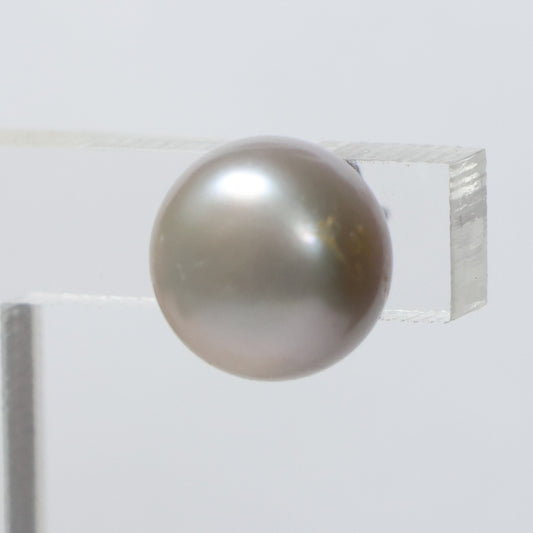 Grey biwa pearl stud earrings 10mm