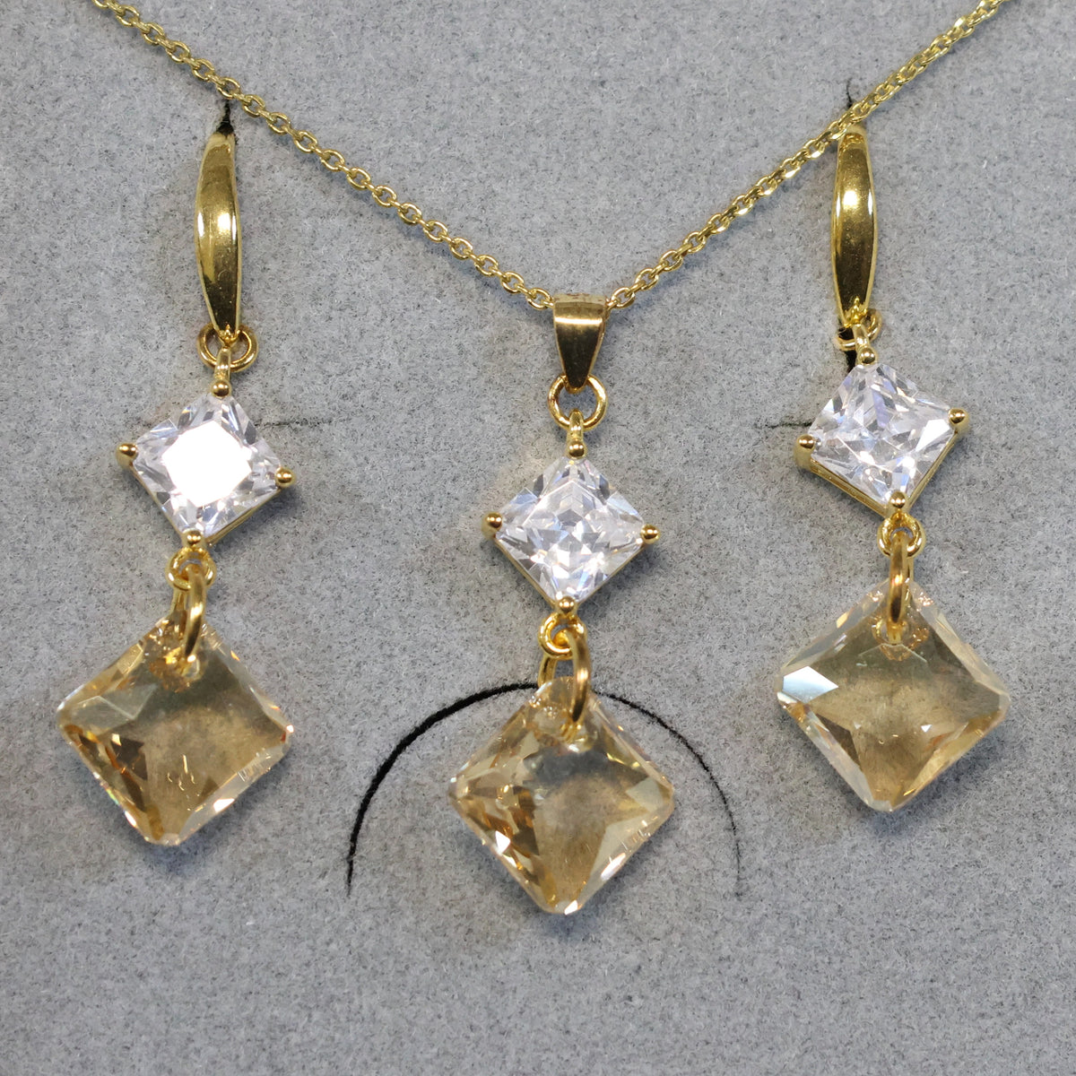 Spark 18karaat vergulde Zilveren hangoorbellen met Swarovski kristal KWG6431CGS