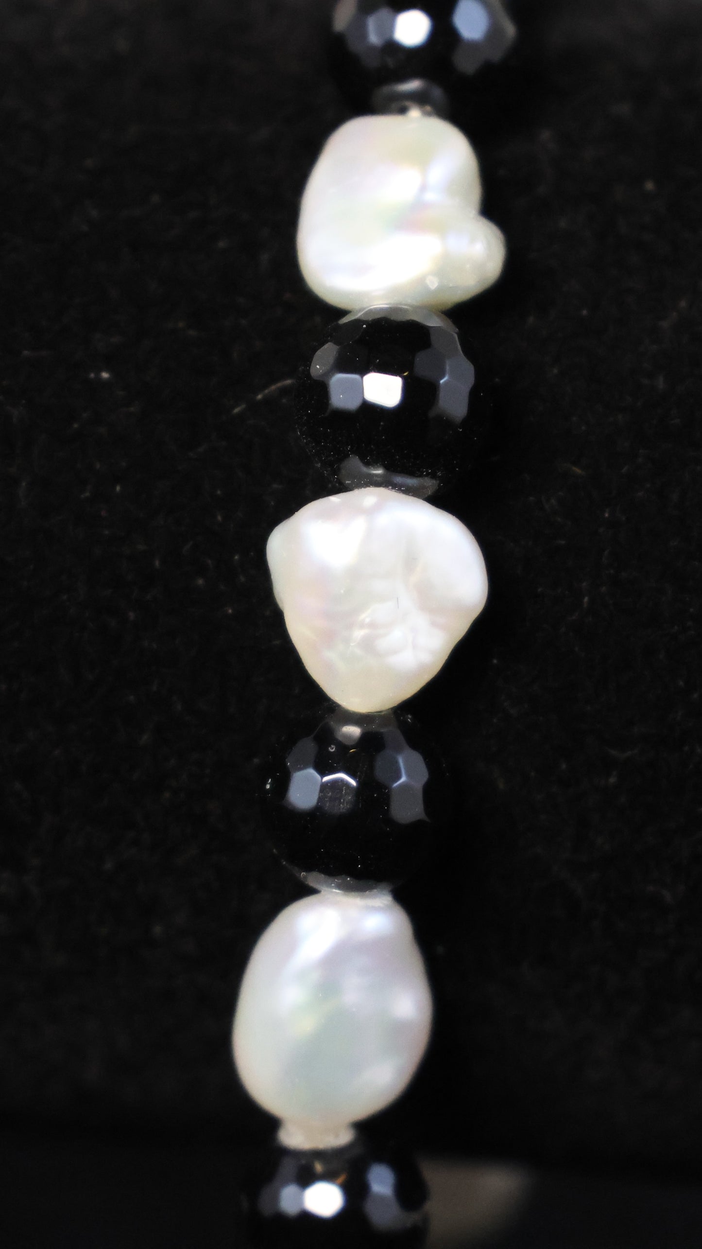 Halfedelsteen Onyx & Biwa-parel Armband met zilveren slot