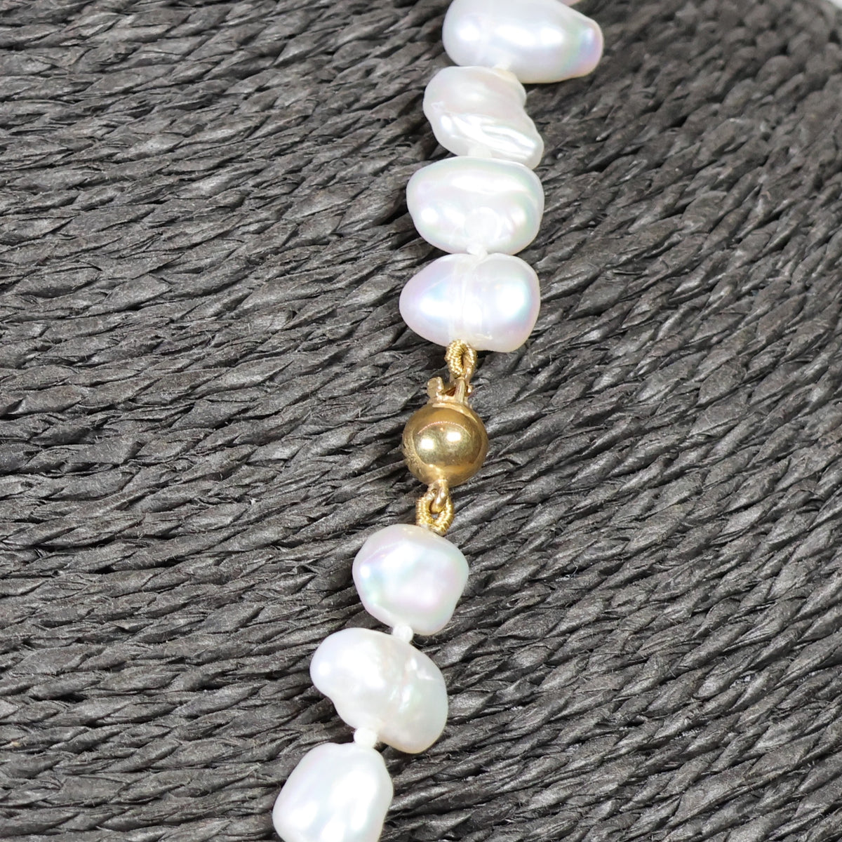 Parelketting 43cm 18 karaat gouden bolslot 8mm zoetwaterparel