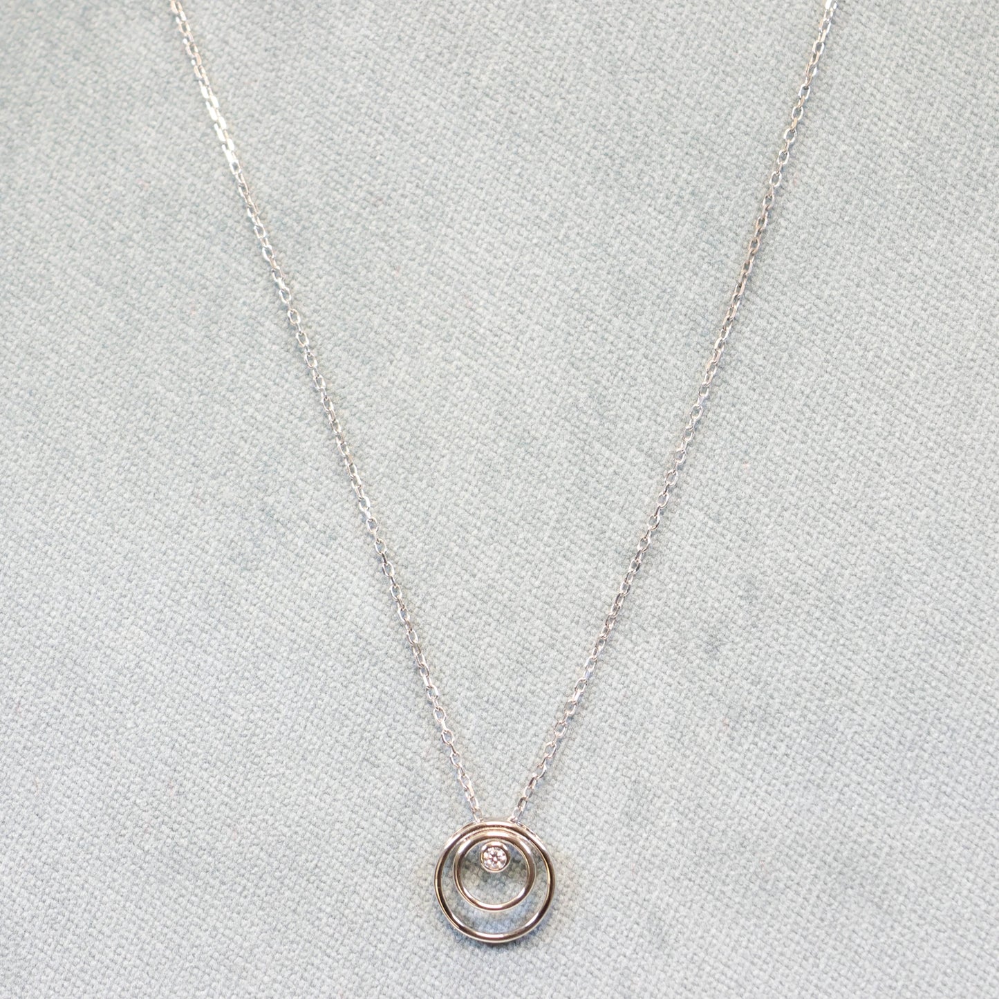 Naiomy Moments zilveren Halsketting met Cirkelvormige hanger B1H08