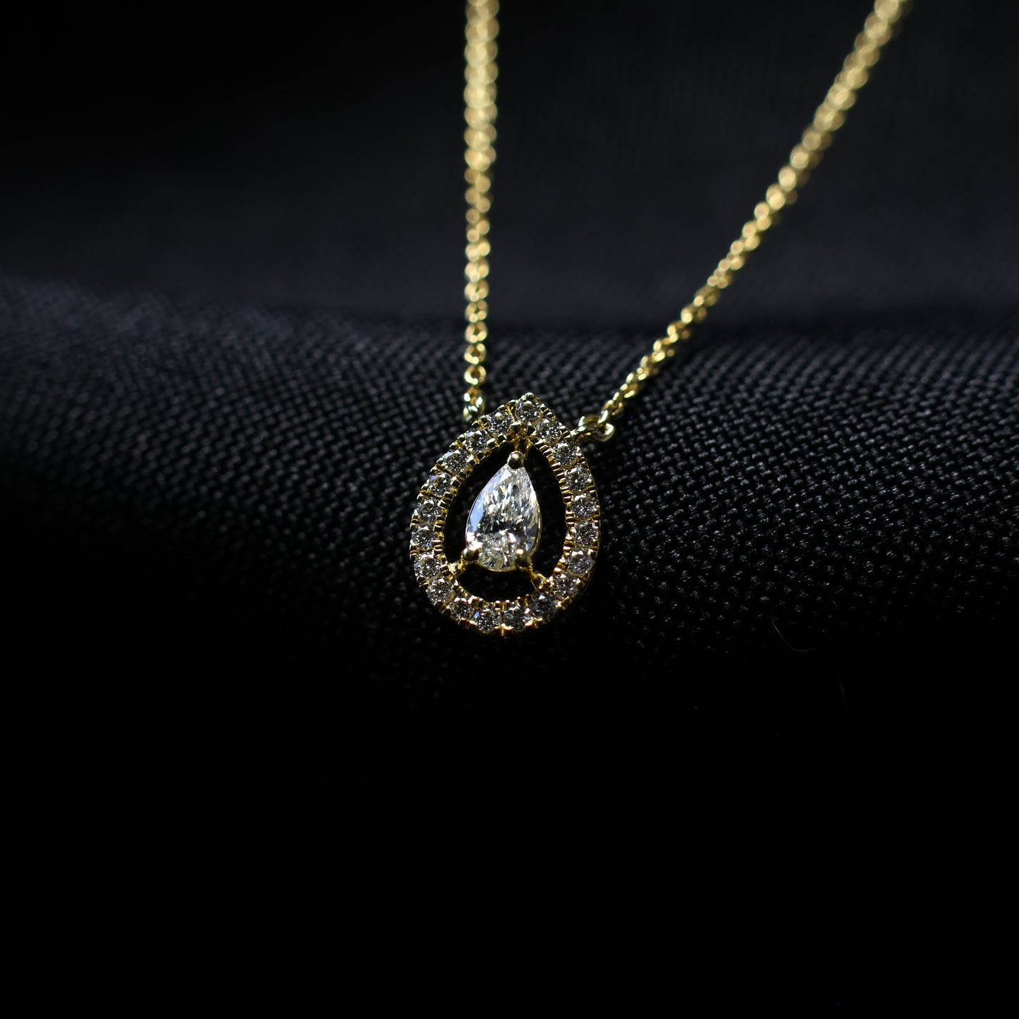 18karaat geel gouden ketting met tussenstuk met briljant 068443/A