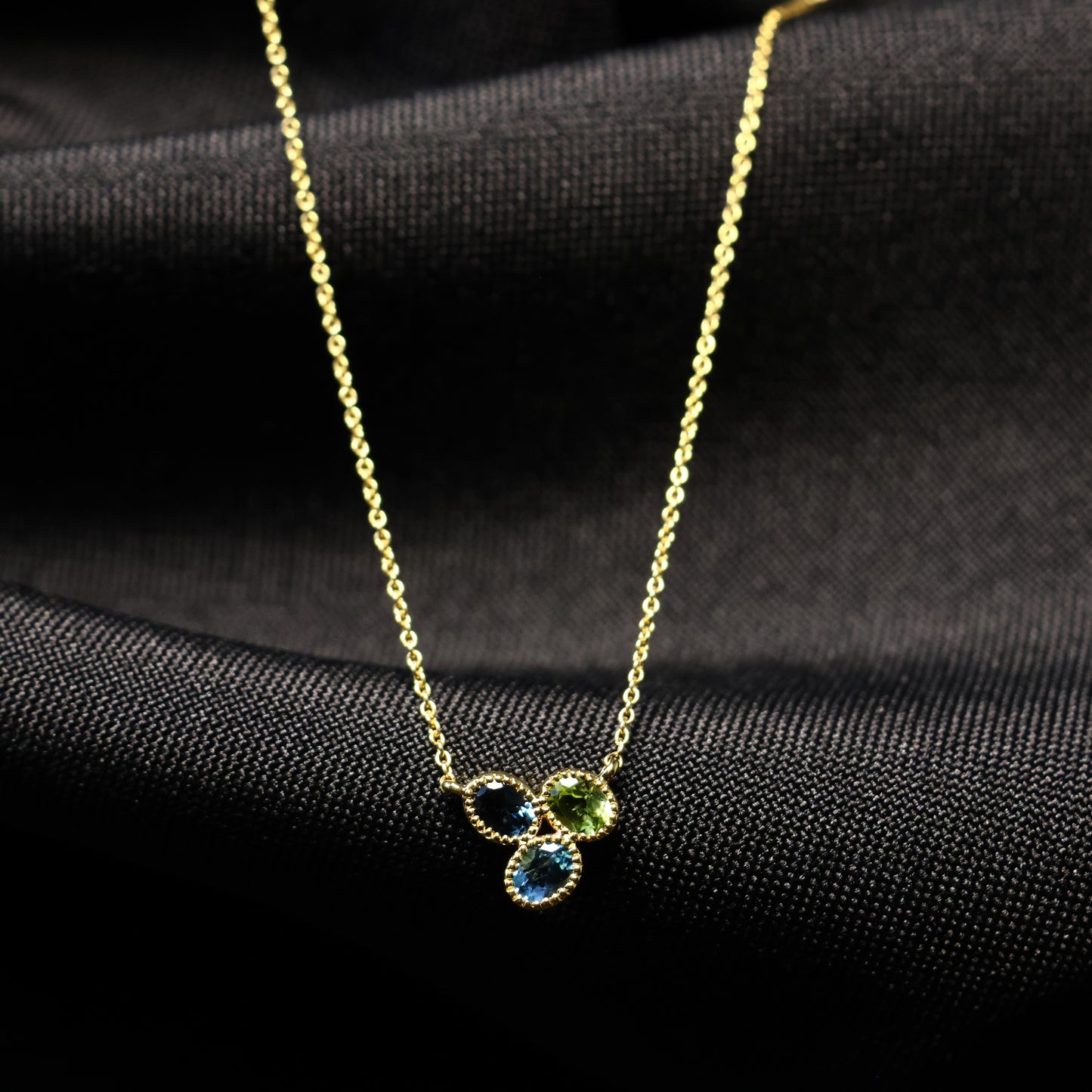 18karaat geel gouden ketting met tussenstuk met kleurstenen 067528/3K