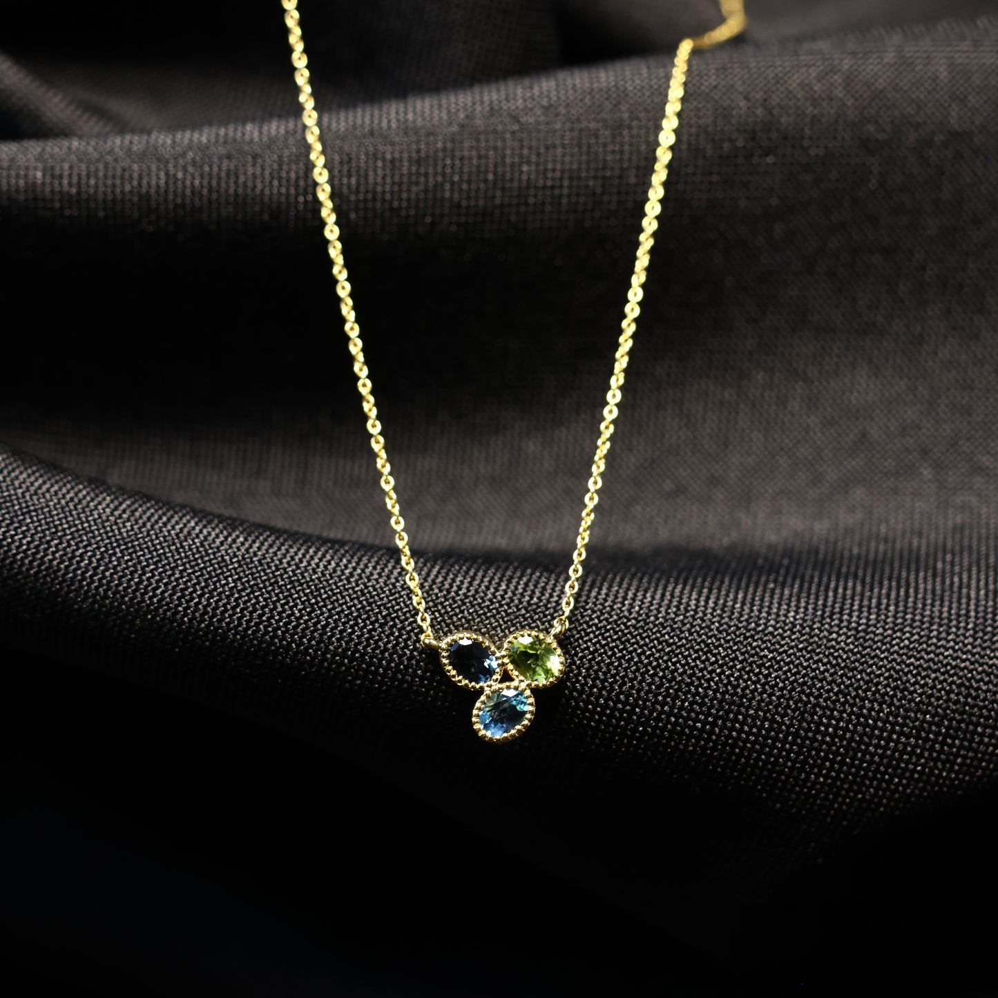 18karaat geel gouden ketting met tussenstuk met kleurstenen 067528/3K