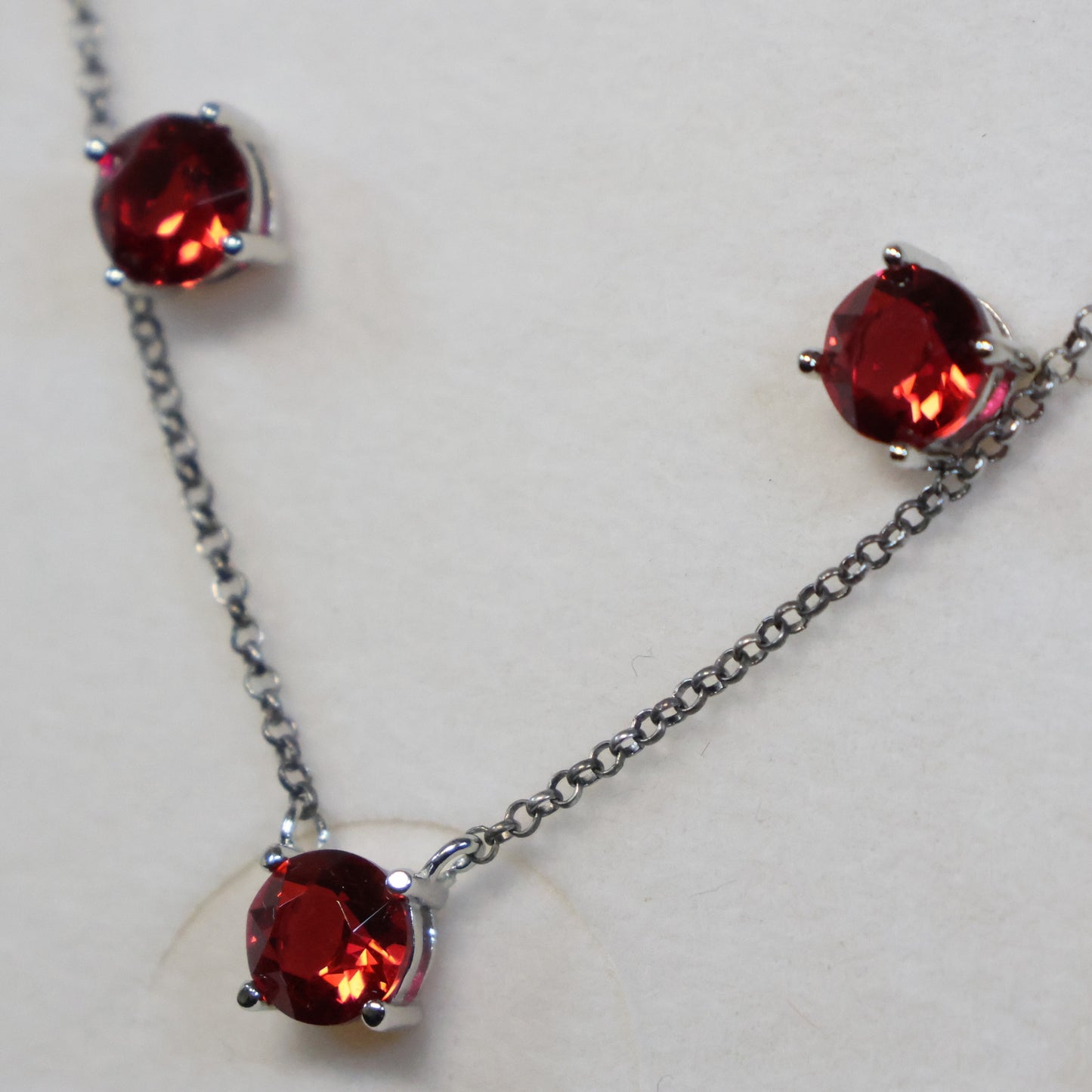 Spark zilveren oorbellen met rode Swarovski kristallen KP1088SS29SC