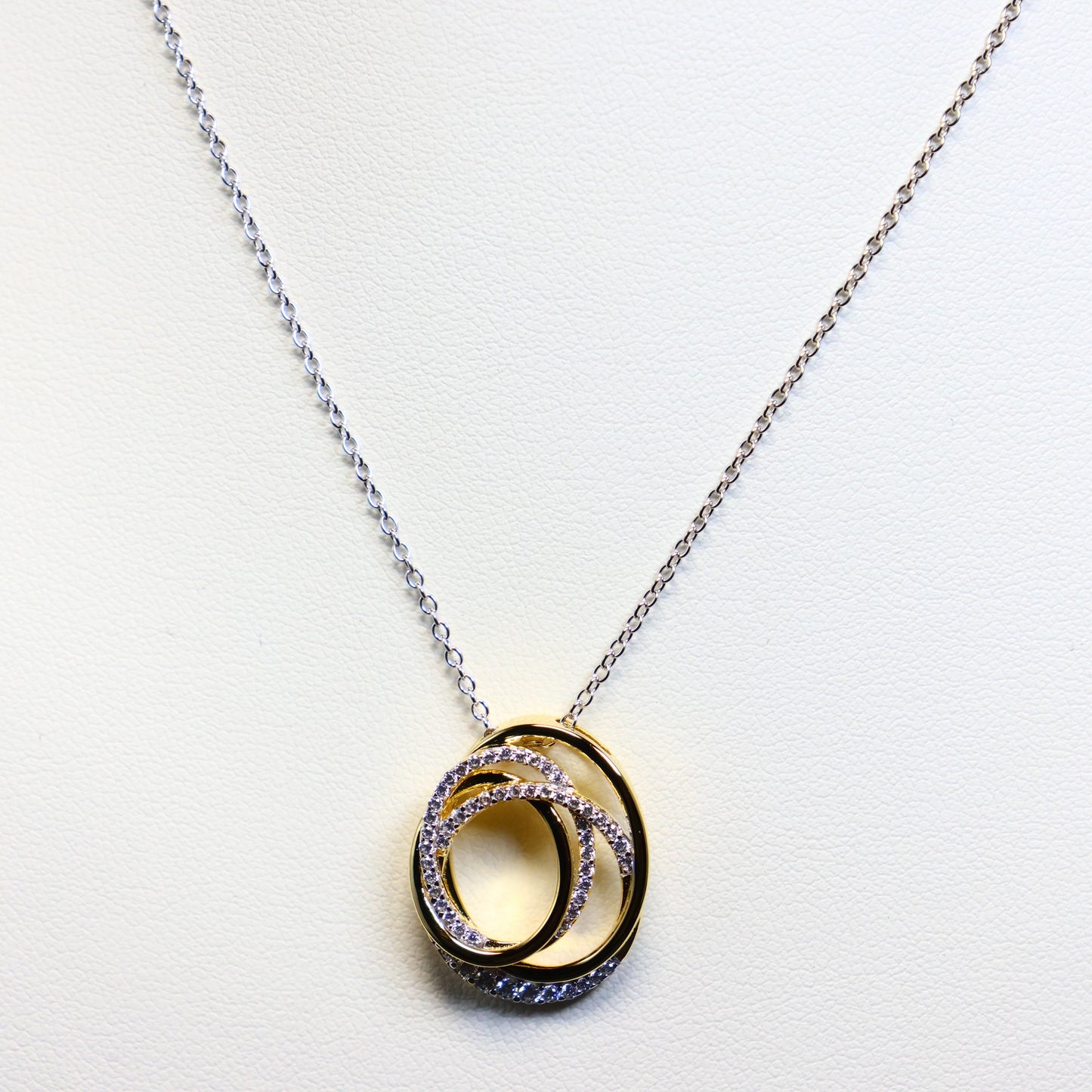 Naiomy zilveren ketting met bicolor open cirkel hanger N5P65