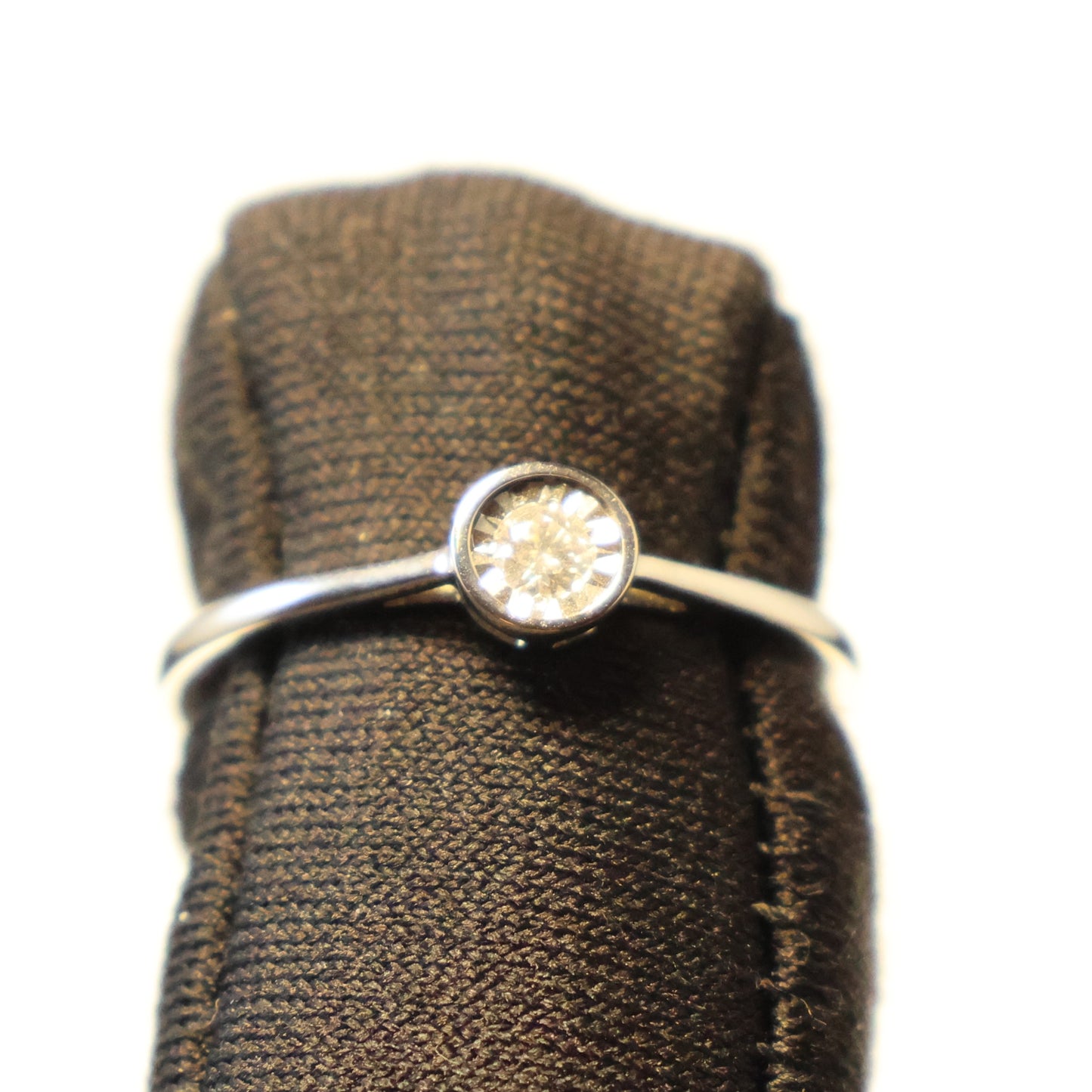 Wit gouden ring met briljant 9A2327A
