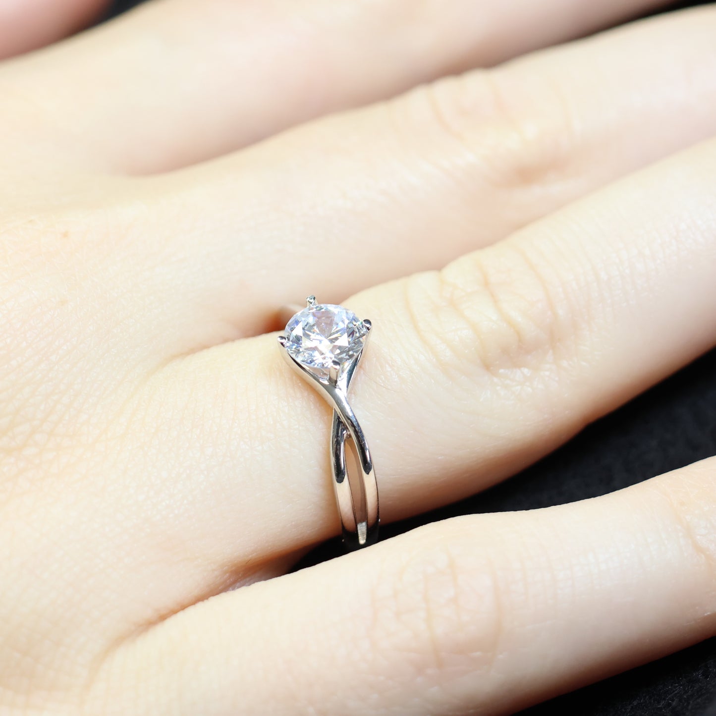 Naiomy Silver zilveren ring met zirconia steen N4R60