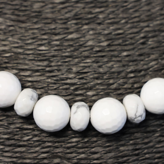 Halfedelsteen Magnesiet en Cacholong Halssnoer met zilveren slot