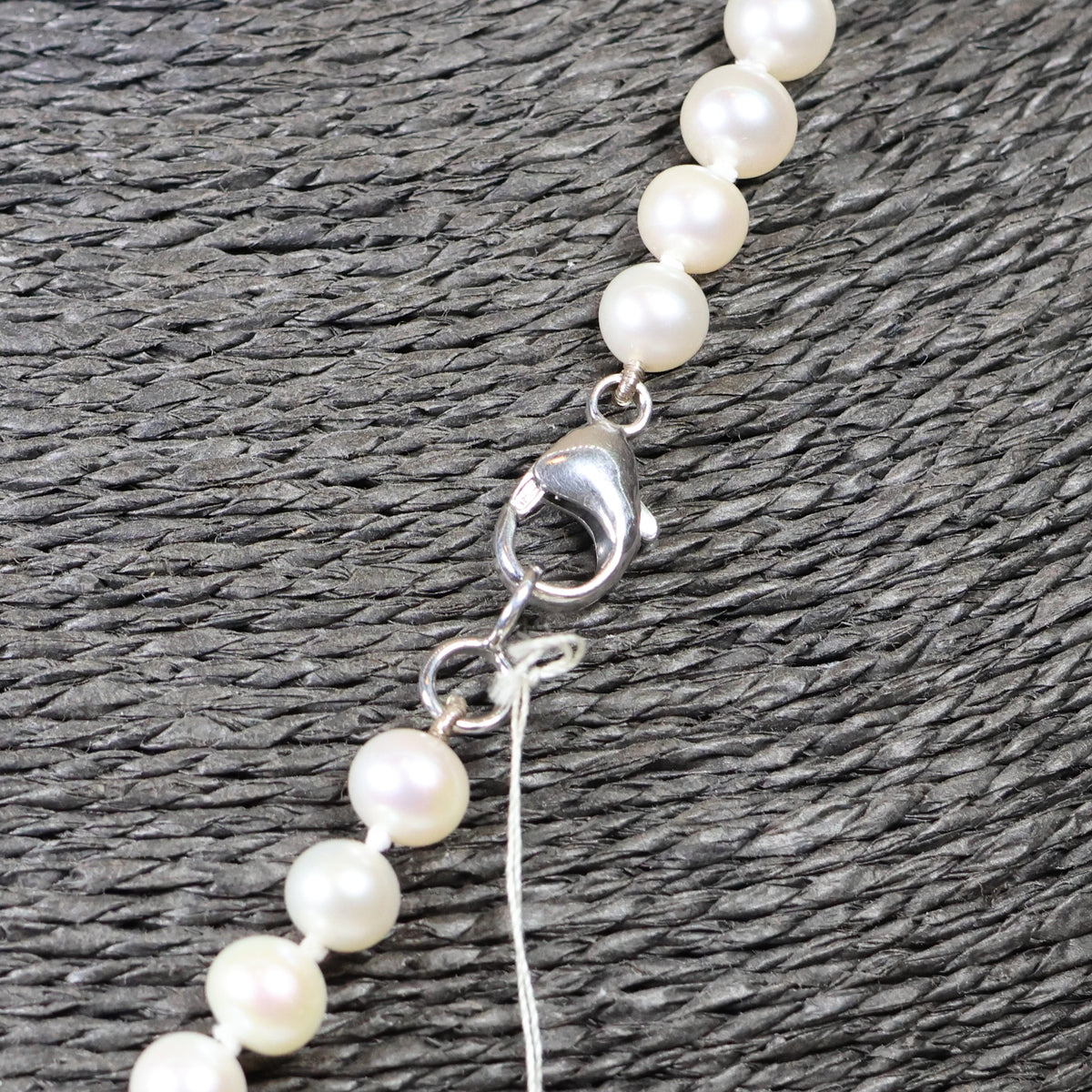 Parelketting 7mm zoetwaterparels rond zilveren slot