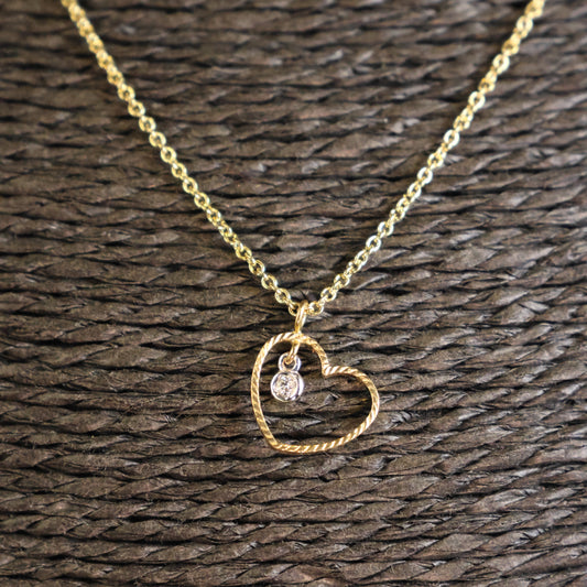 Collier en or avec cœur et brillant 067100A