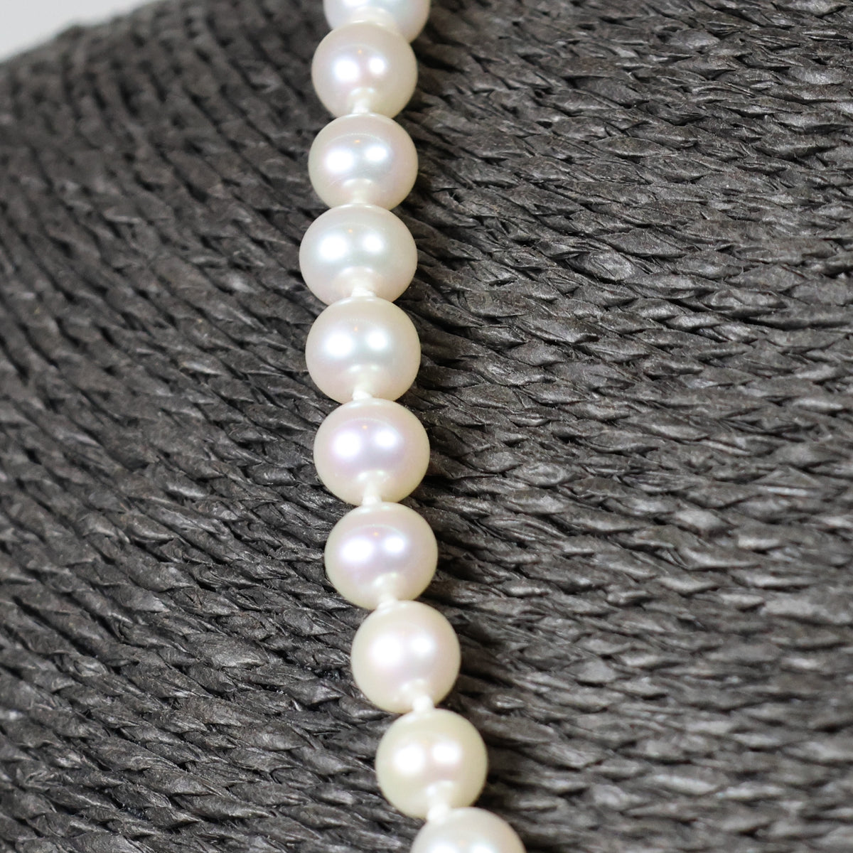 Parelketting 7mm zoetwaterparels rond zilveren slot