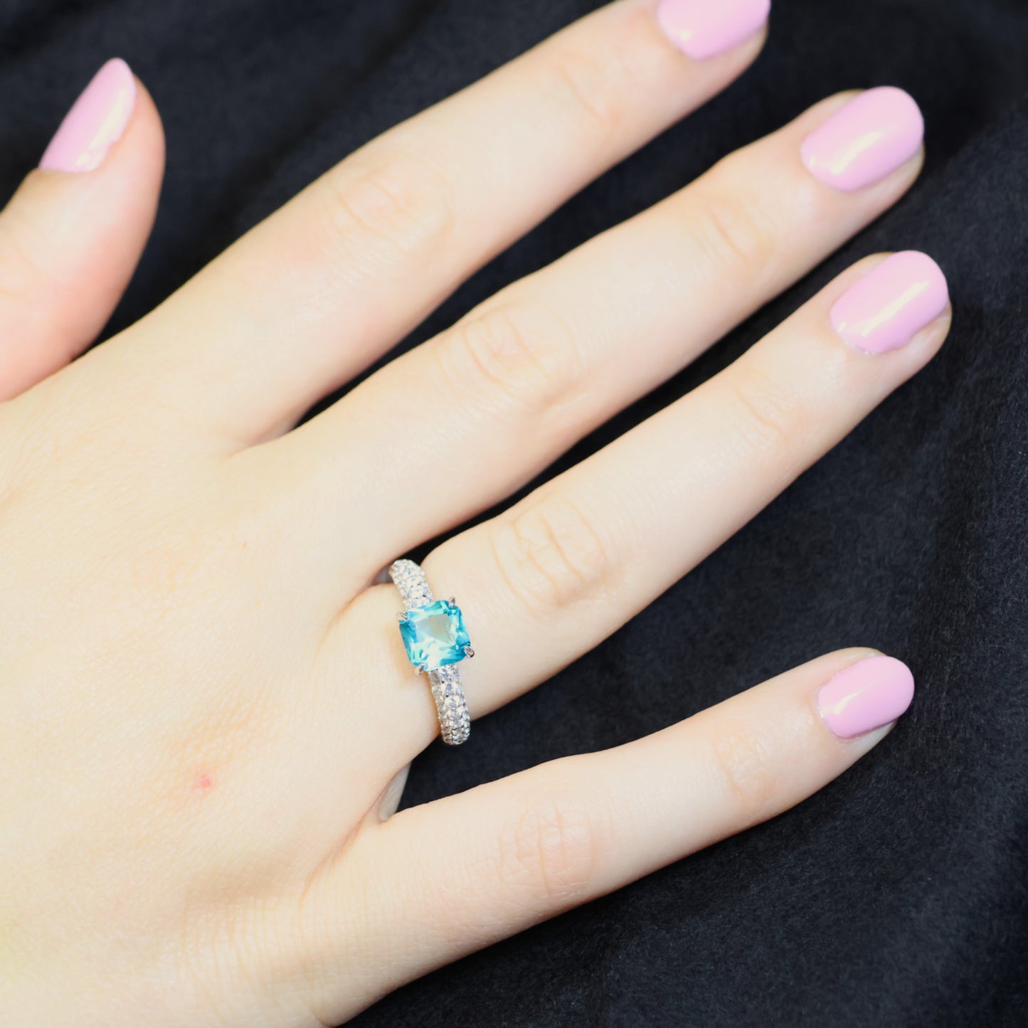 Naiomy Silver zilveren ring met Blauwe steen N4F54