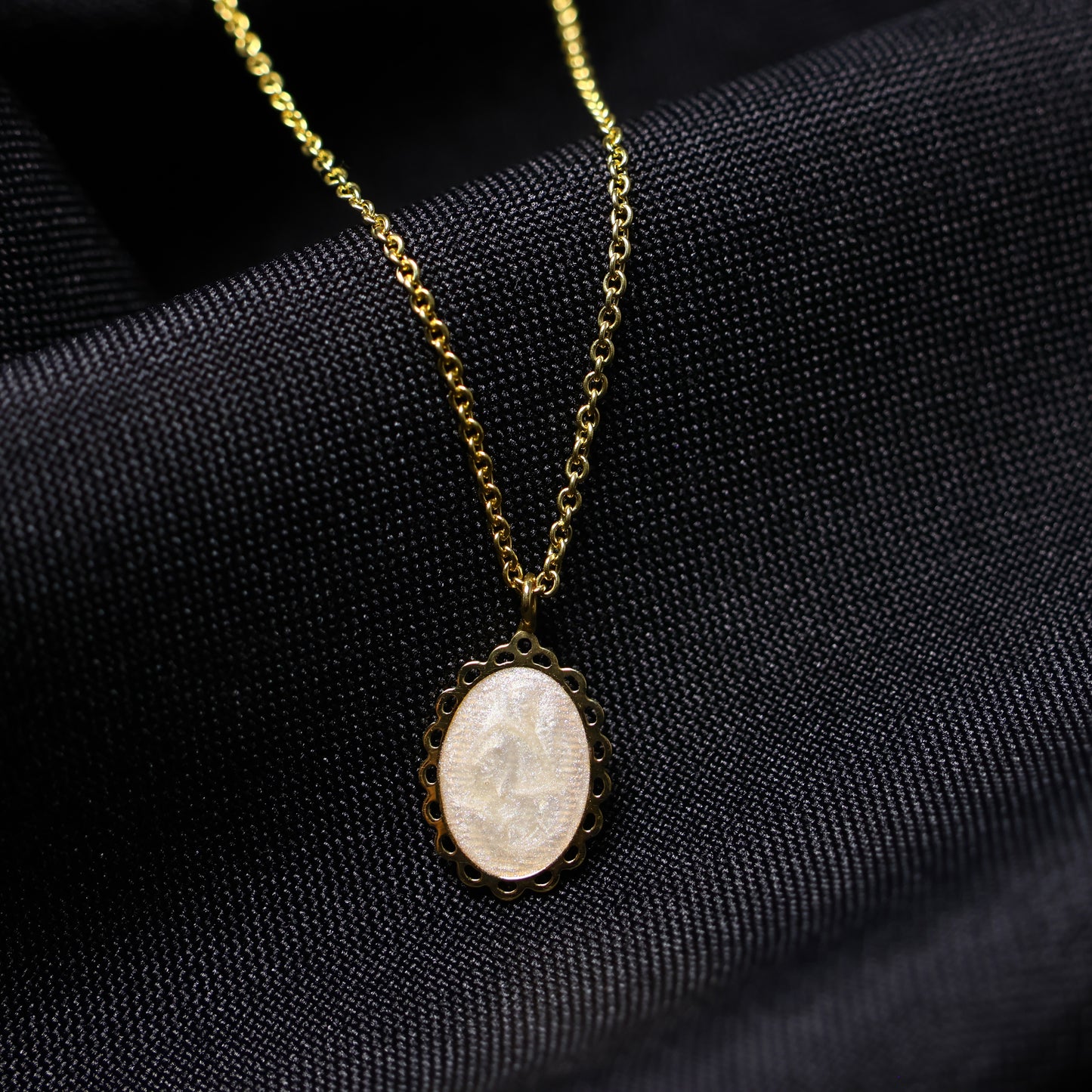 Gouden Ketting met Parelmoer hanger 462859