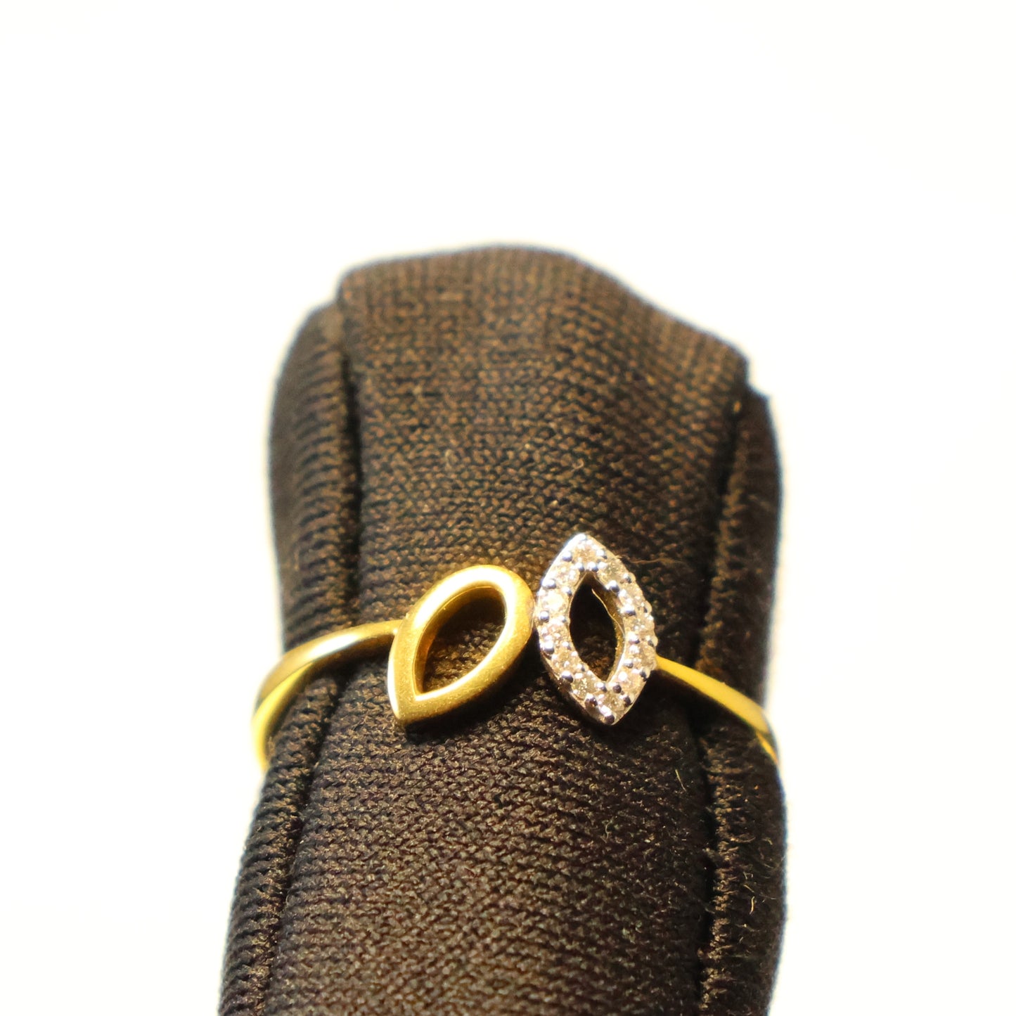 18KT geel gouden ring met briljant 060023A