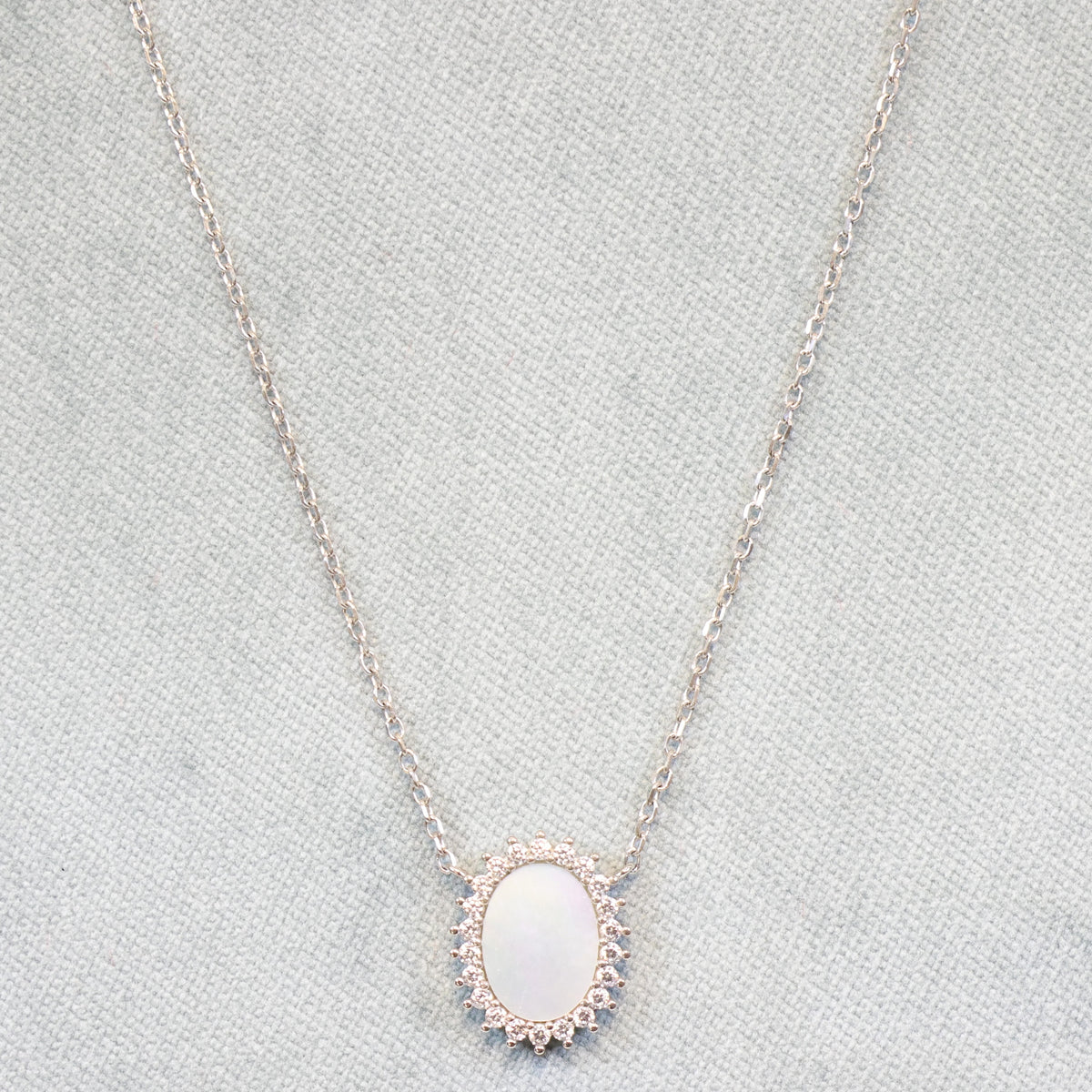 Naiomy silver zilveren ketting met Zirconium en Parelmoer tussenstuk N9H22