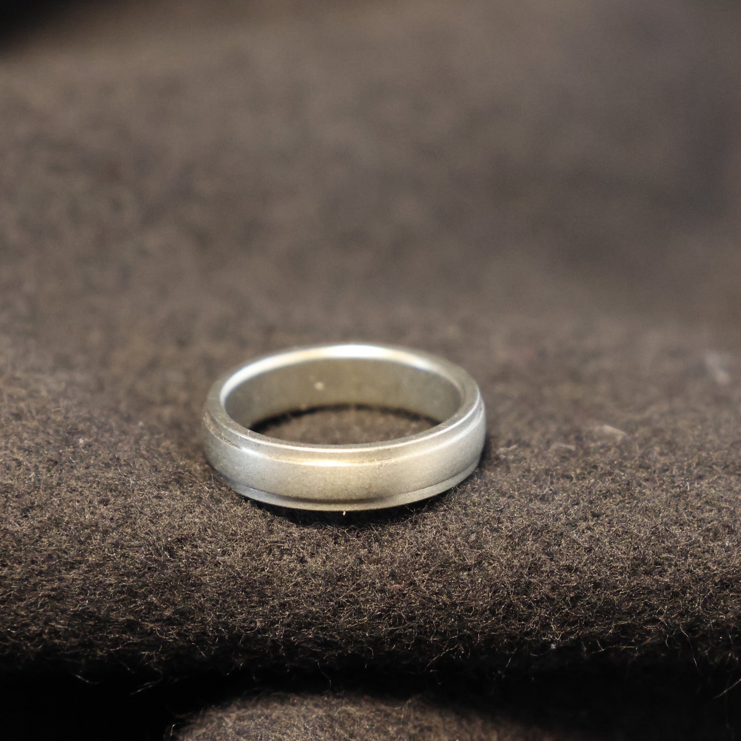 Outlet titanium ring M653 maat: 53