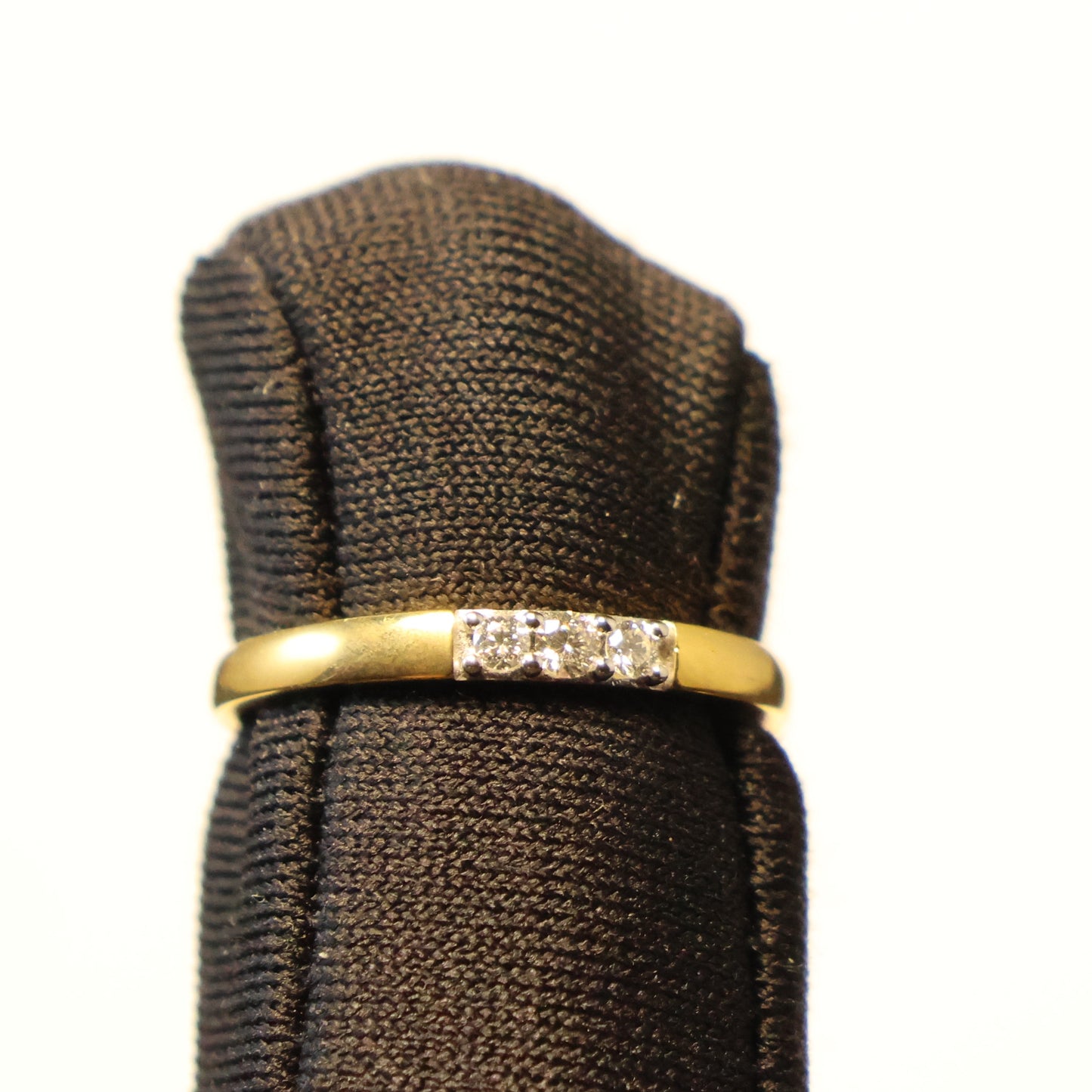 18kt geel gouden ring met briljant 065018/A18kt geel gouden ring met briljant 065018/A