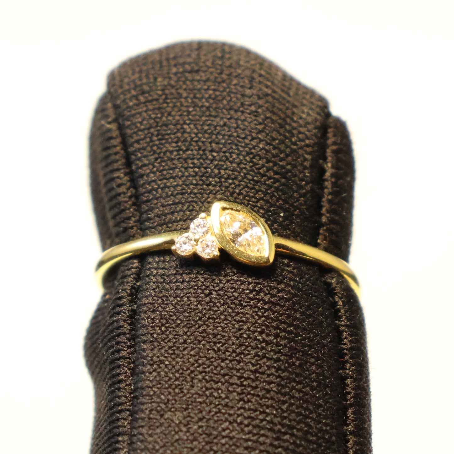 18kt geel gouden ring met briljant 068609/A