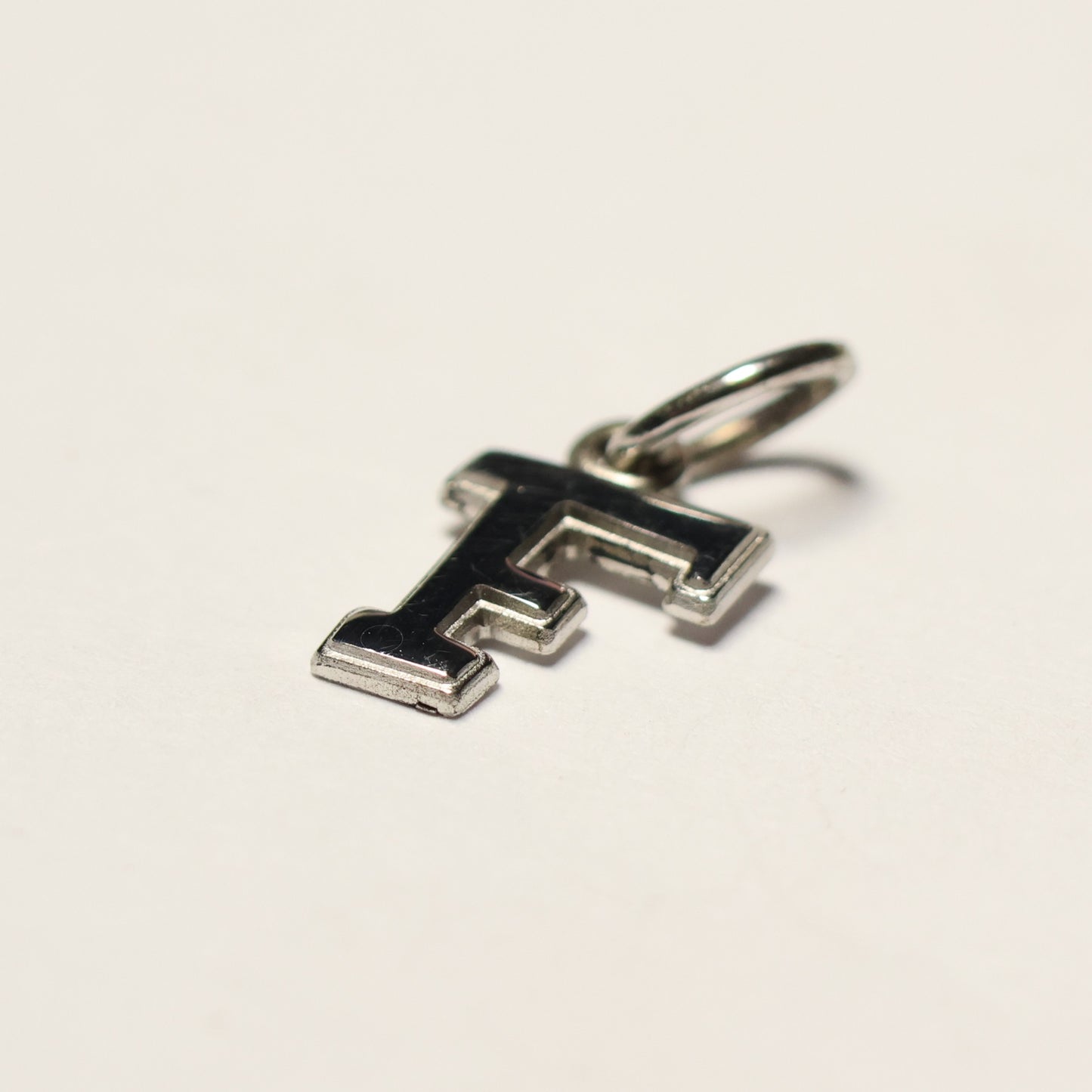 Tresor zilveren hanger letter F