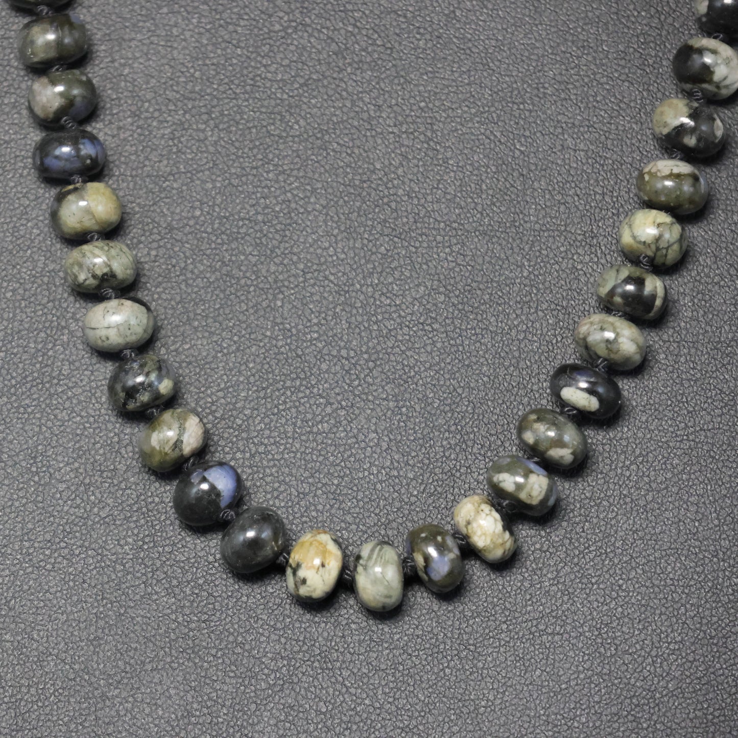 Collier pierre semi-précieuse avec rhyolite 00739603 avec fermoir en argent