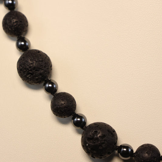 Lavasteen en Hematiet Halssnoer met zilveren slot