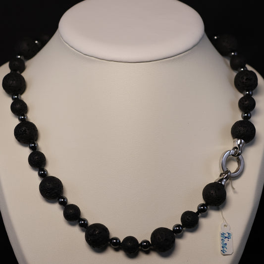 Lavasteen en Hematiet Halssnoer met zilveren slot