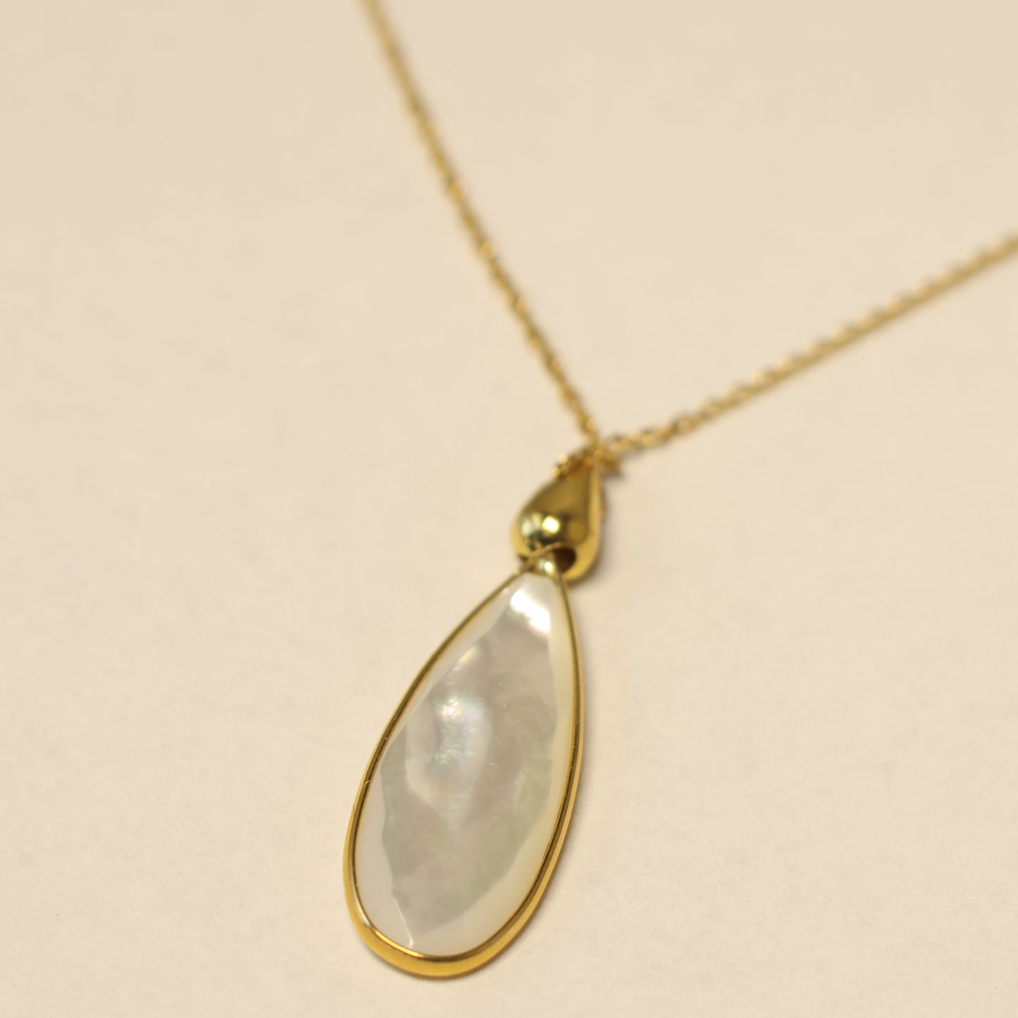 18KT geel gouden ketting met hanger met parelmoer 061964N