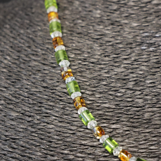 Verschillende stenen Halssnoer met zilveren slot