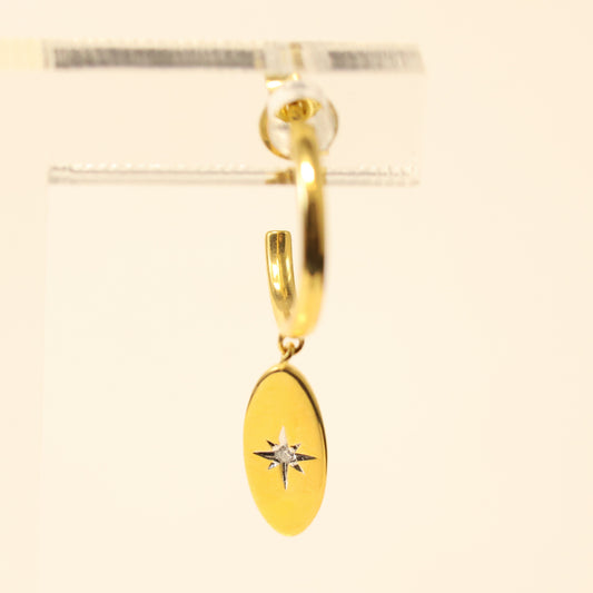 18KT gouden open creolen met briljant ster hanger 064784A