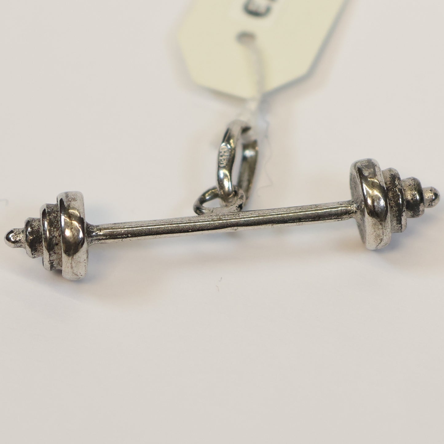 Zilveren barbell hangertje