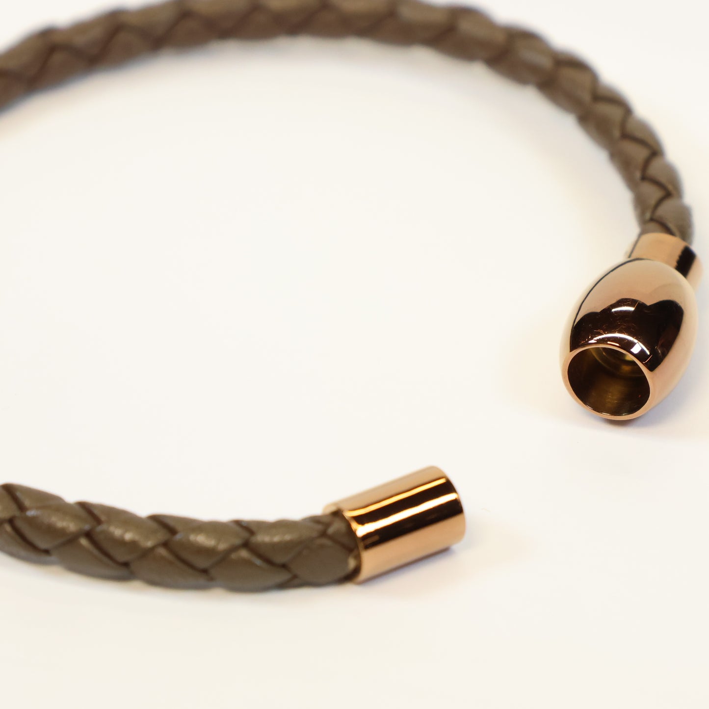 Bruine leren Armband met stalen magneetslot 767296