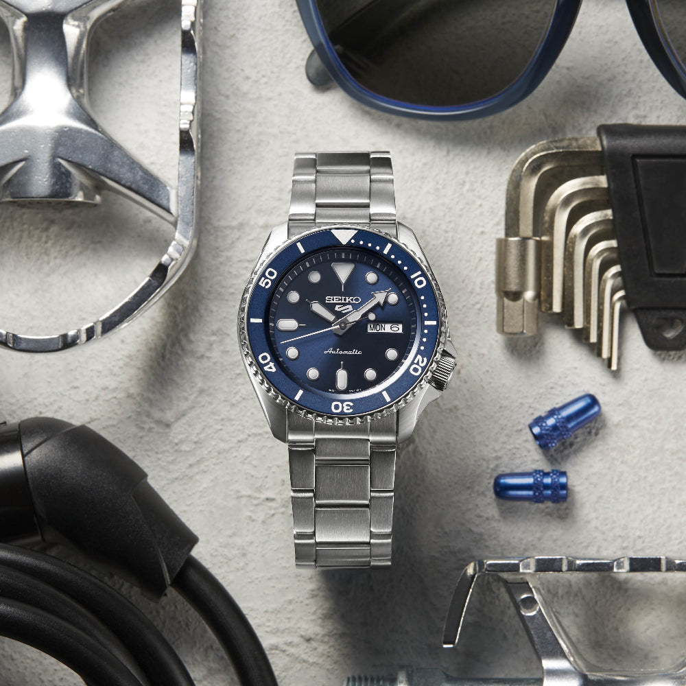Seiko 5 Sports SRPD51K1 horloge automatic blauwe wijzerplaat datum