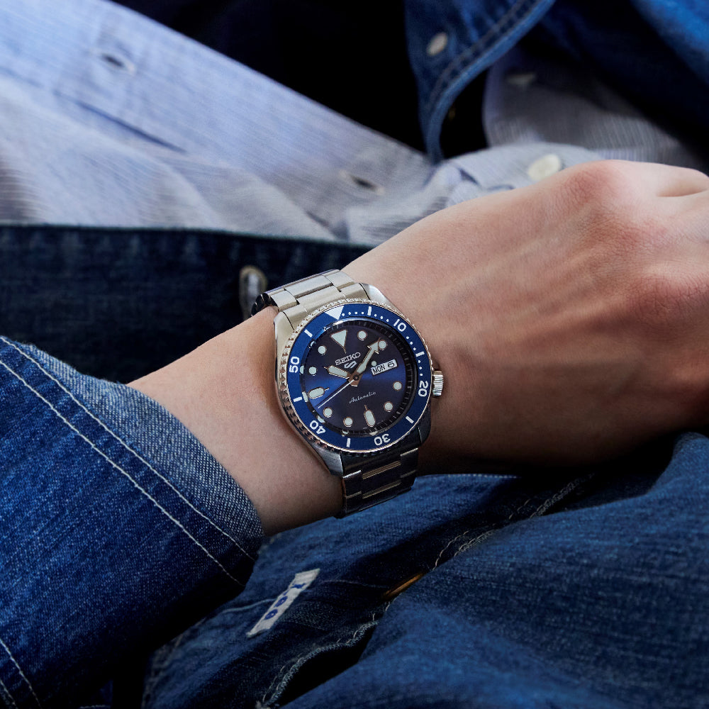 Seiko 5 Sports SRPD51K1 horloge automatic blauwe wijzerplaat datum