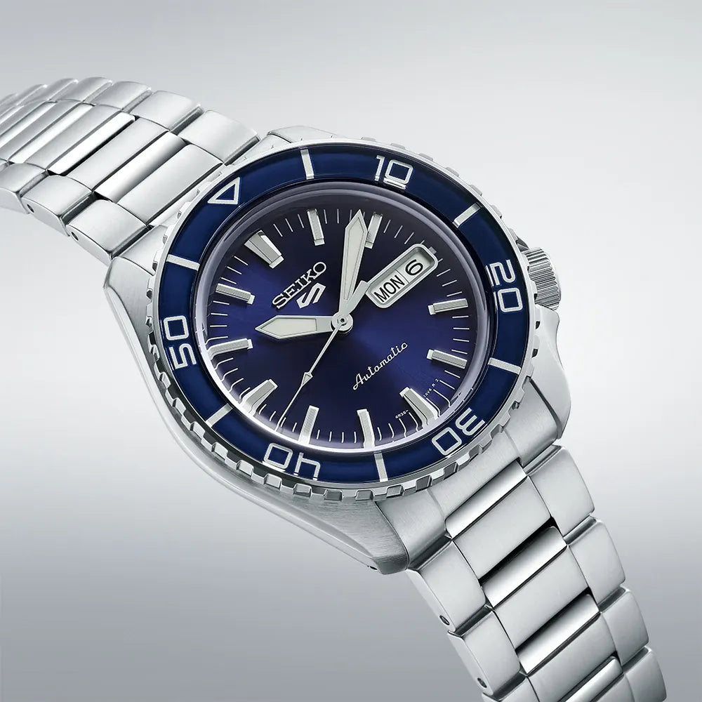 Seiko 5 Sports SRPK97K1 blauw/zilver retro wijzerplaat horloge