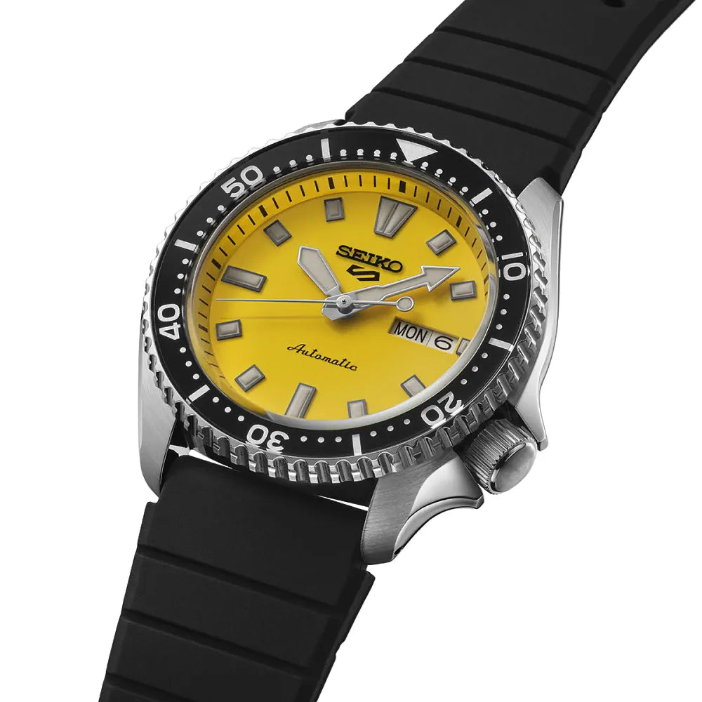 Seiko 5 Sports SRPL87K1 gele wijzerplaat horloge