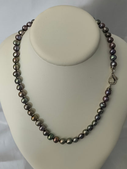 Parelketting 48cm 18 karaat wit gouden hartje slot 8mm zoetwaterparel