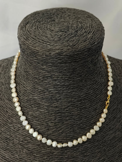 Parelketting 46cm 18 karaat gouden slot 6mm creme zoetwaterparel