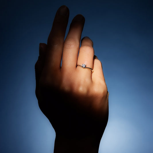 Solitaire Ring Embrace