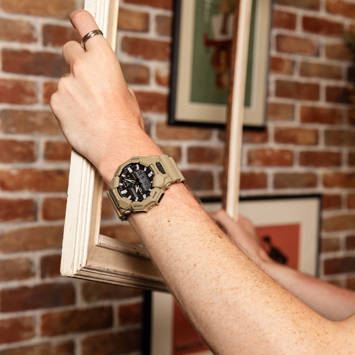 Casio G-shock horloge GA-010-5AER beige zandkleur