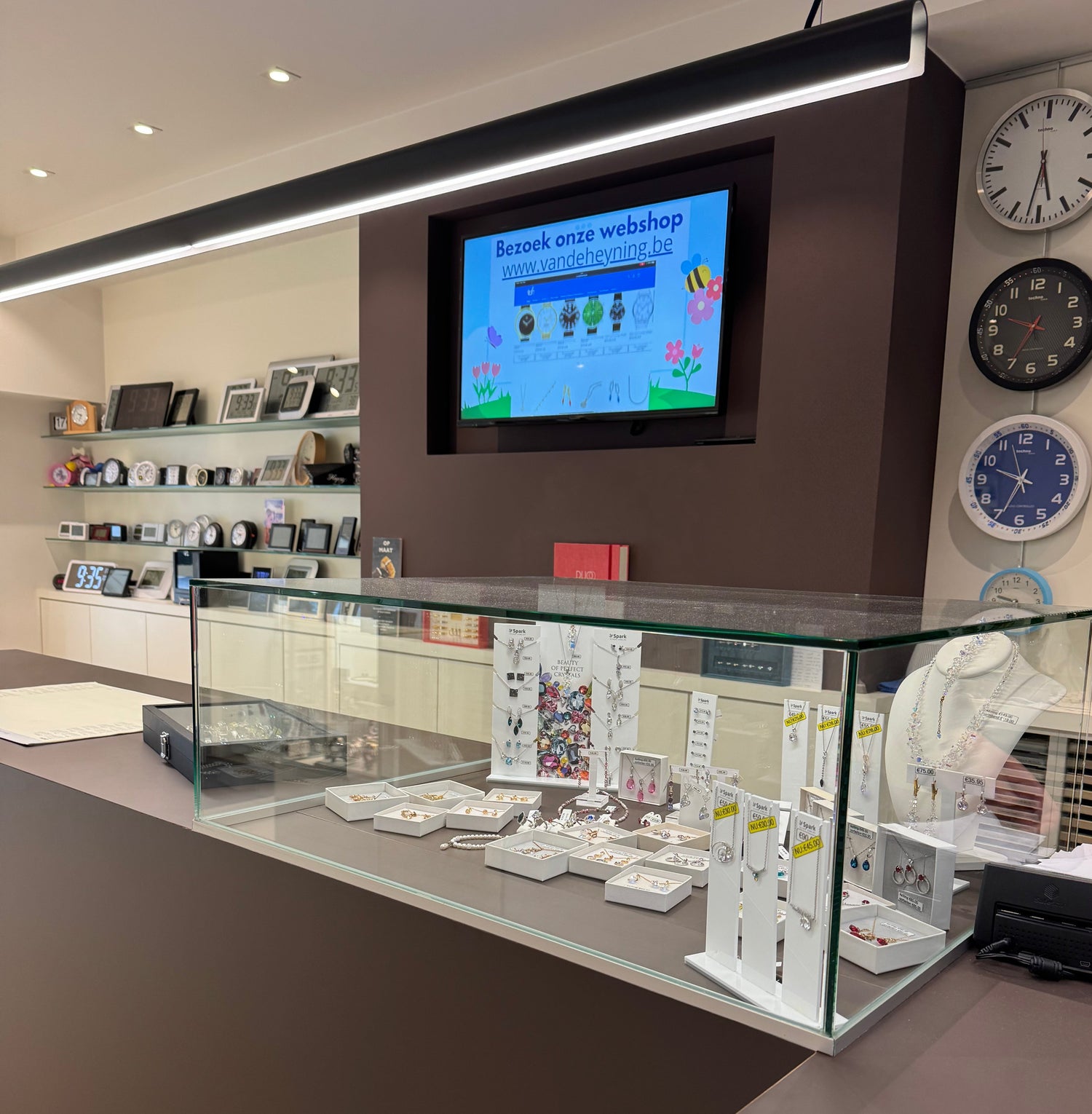 binnekant van onze fysieke juwelier winkel in oud-turnhout