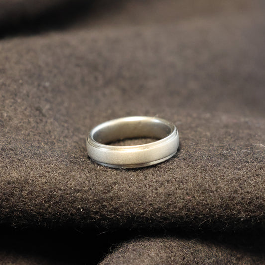 Outlet titanium ring M653 maat: 53