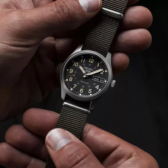 Seiko 5 Sports SRPJ85K1 Horloge